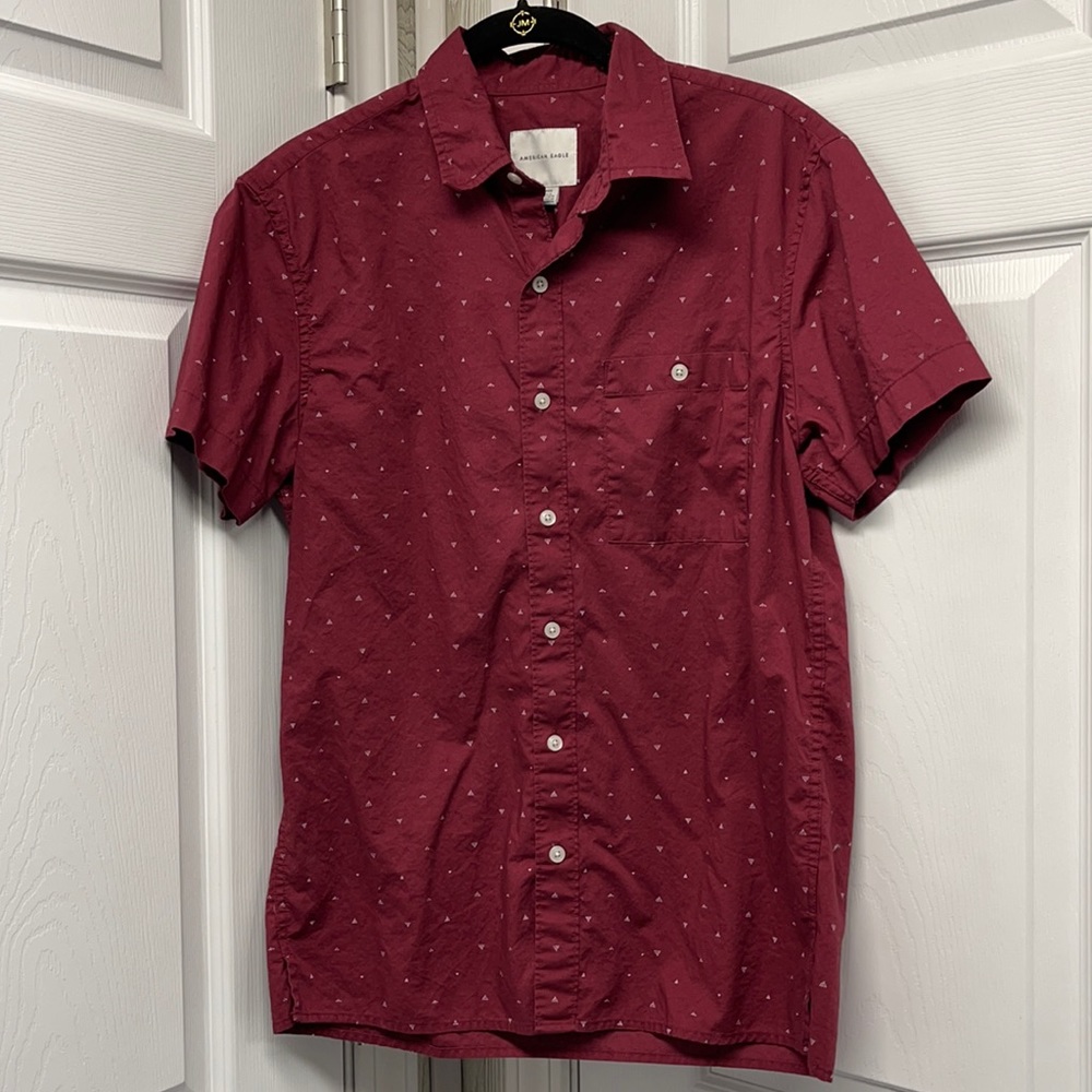 American Eagle Burgundy Cotton Short Sleeve Shirt Small